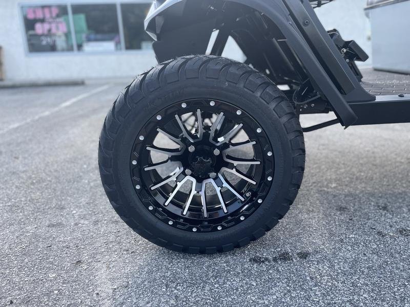 2022 E-Z-GO Express™ L6 ELiTE™ Lithium Platinum