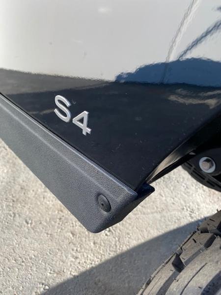 2022 E-Z-GO Express™ S4 Gas Black